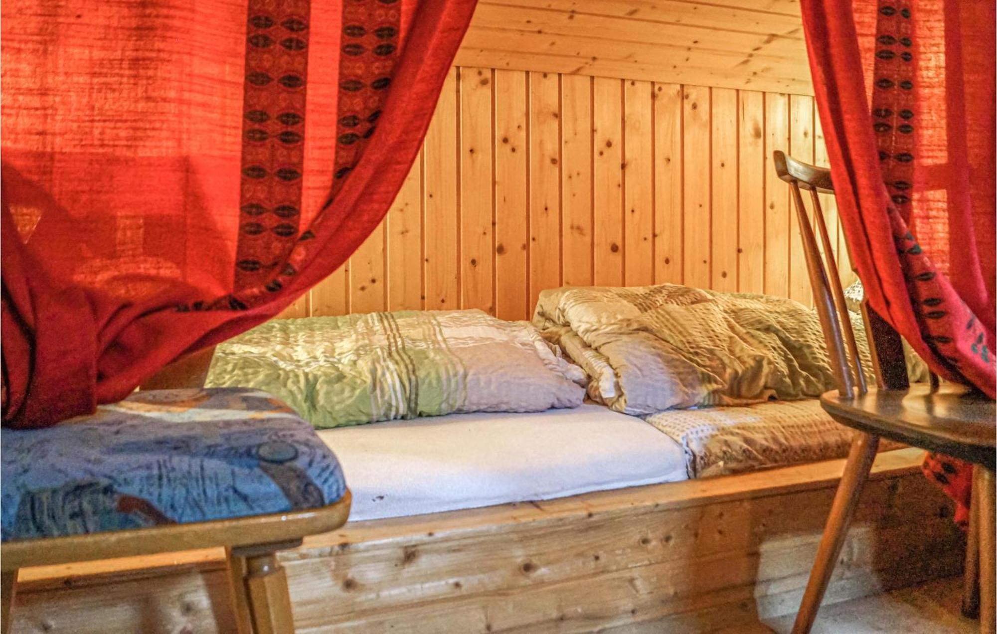 1 Bedroom Cozy Apartment In Hinterburg Buitenkant foto
